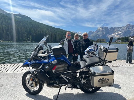 Motorrad vor Misurinasee, Auronzo di Cadore