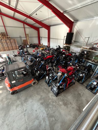 Motorradtransportgestelle in Halle
