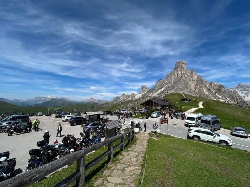 Motorräder am Passo Giau